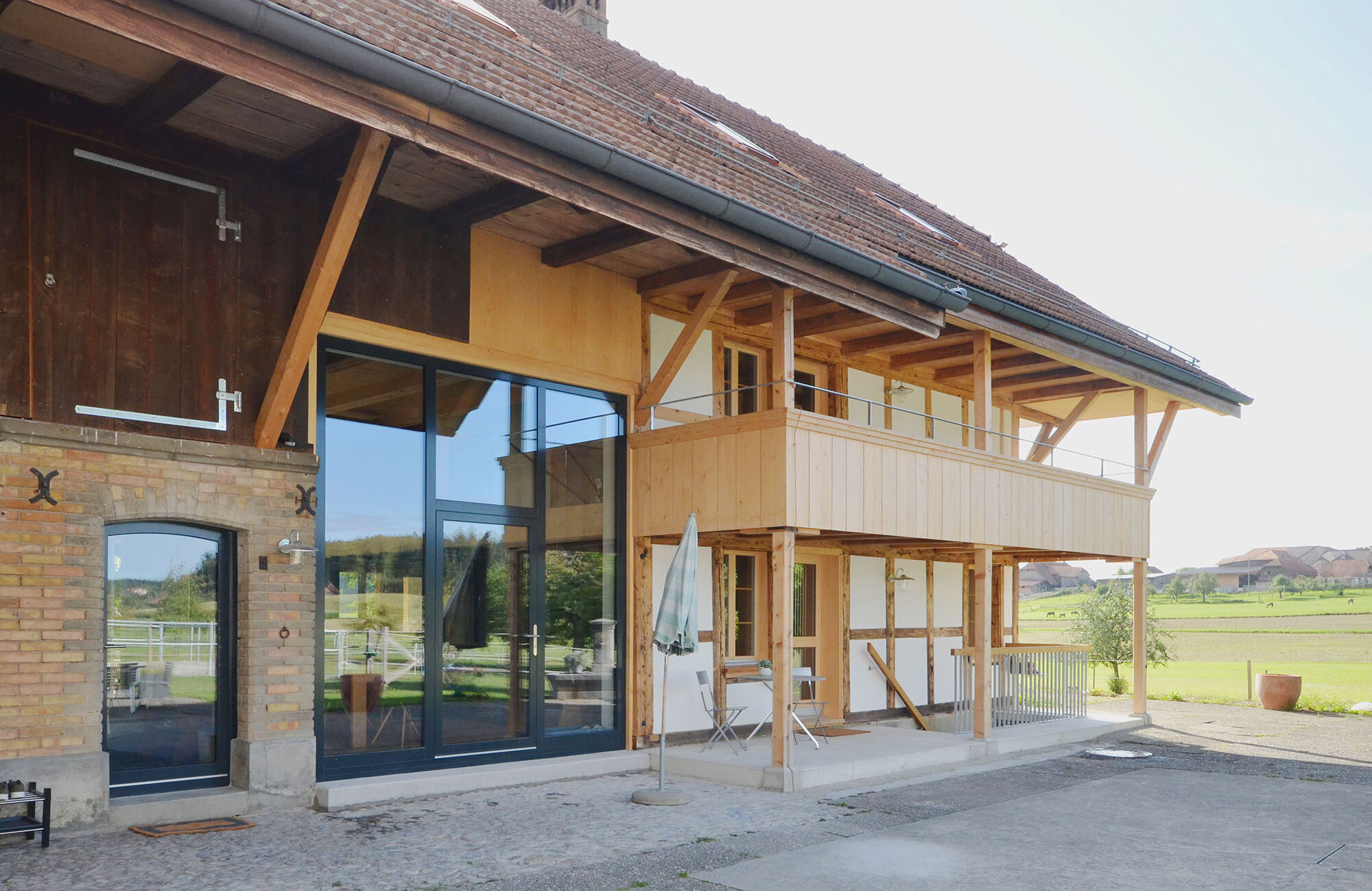 Bauernhaus mit neuem Balkon