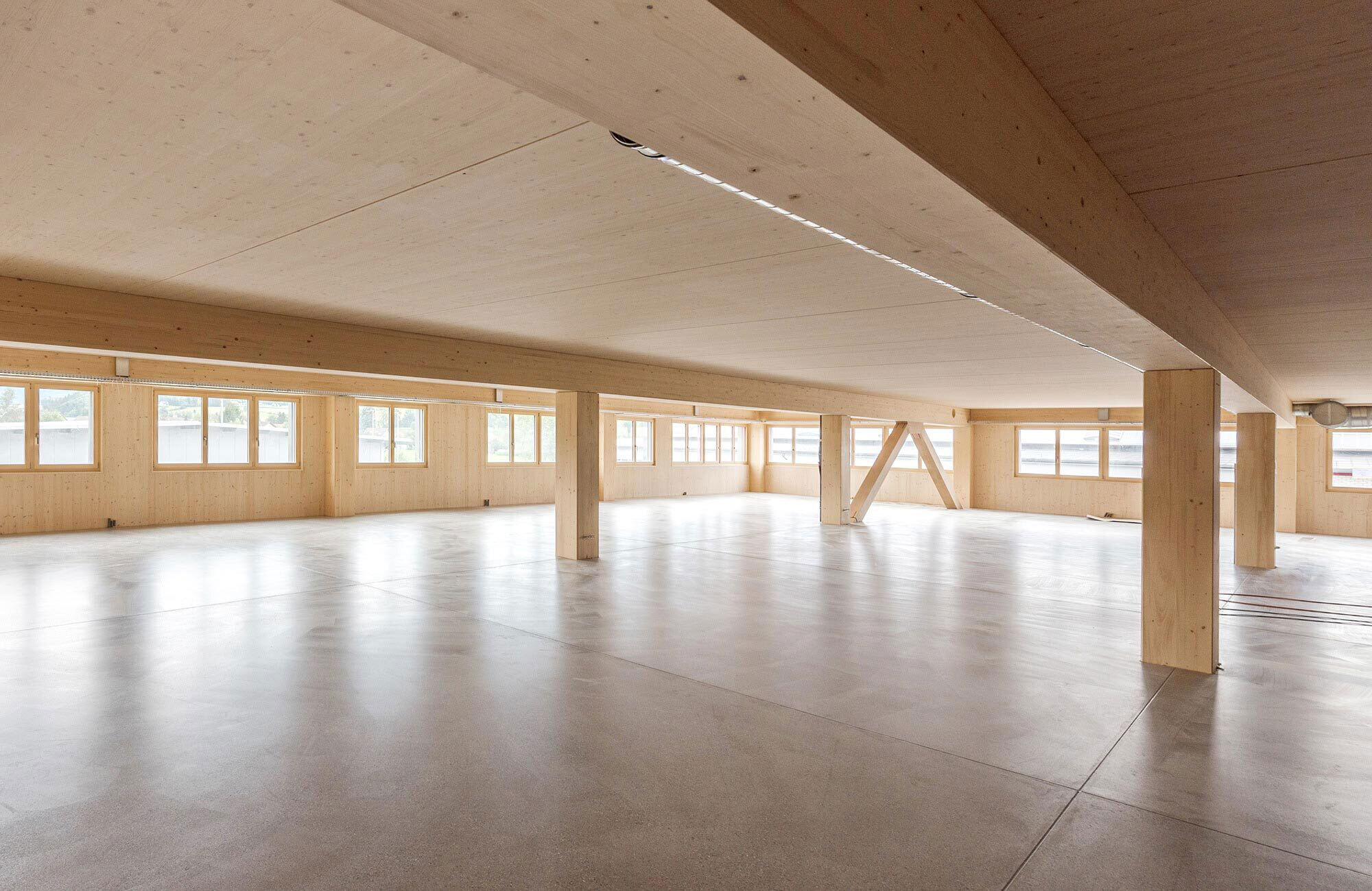 Neubau mit Geschossdecken aus Holz