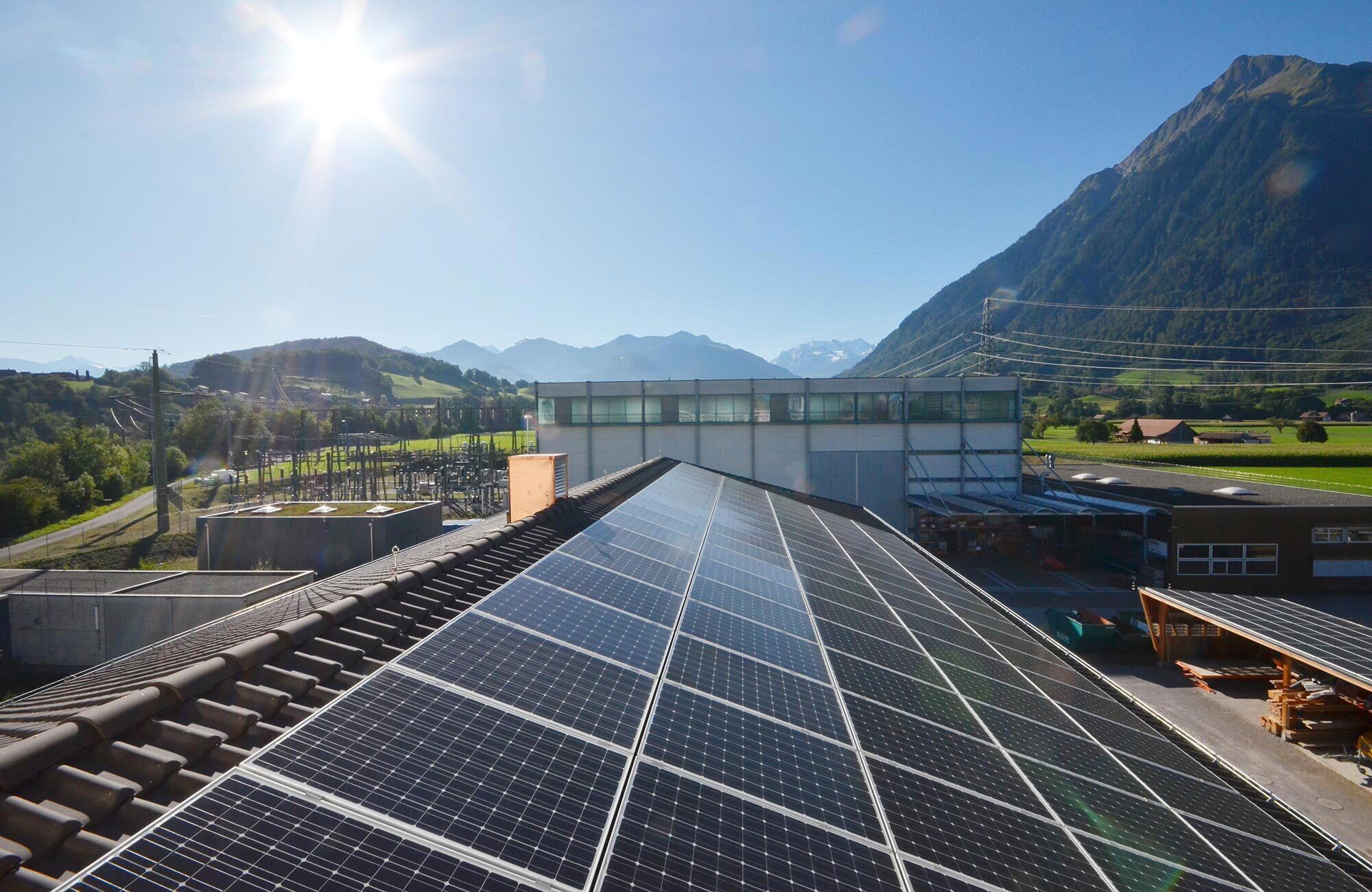 Dachsanierung mit Photovoltaik auf dem Dach