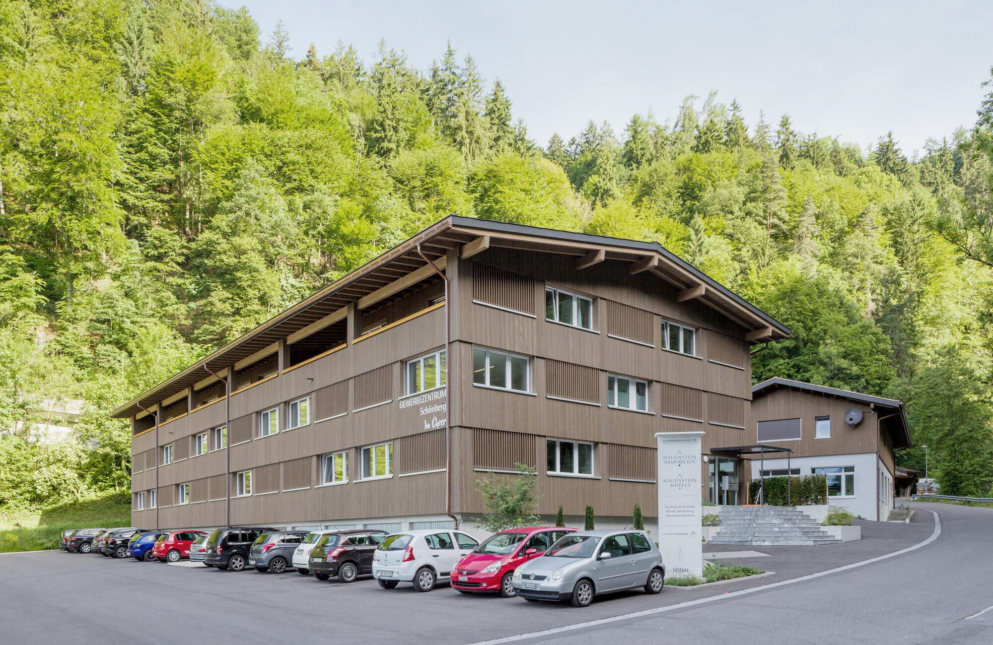 Neubau Bürogebäude mit Holz