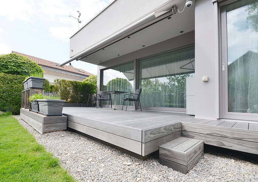 Neuer Terrassenboden aus Holz