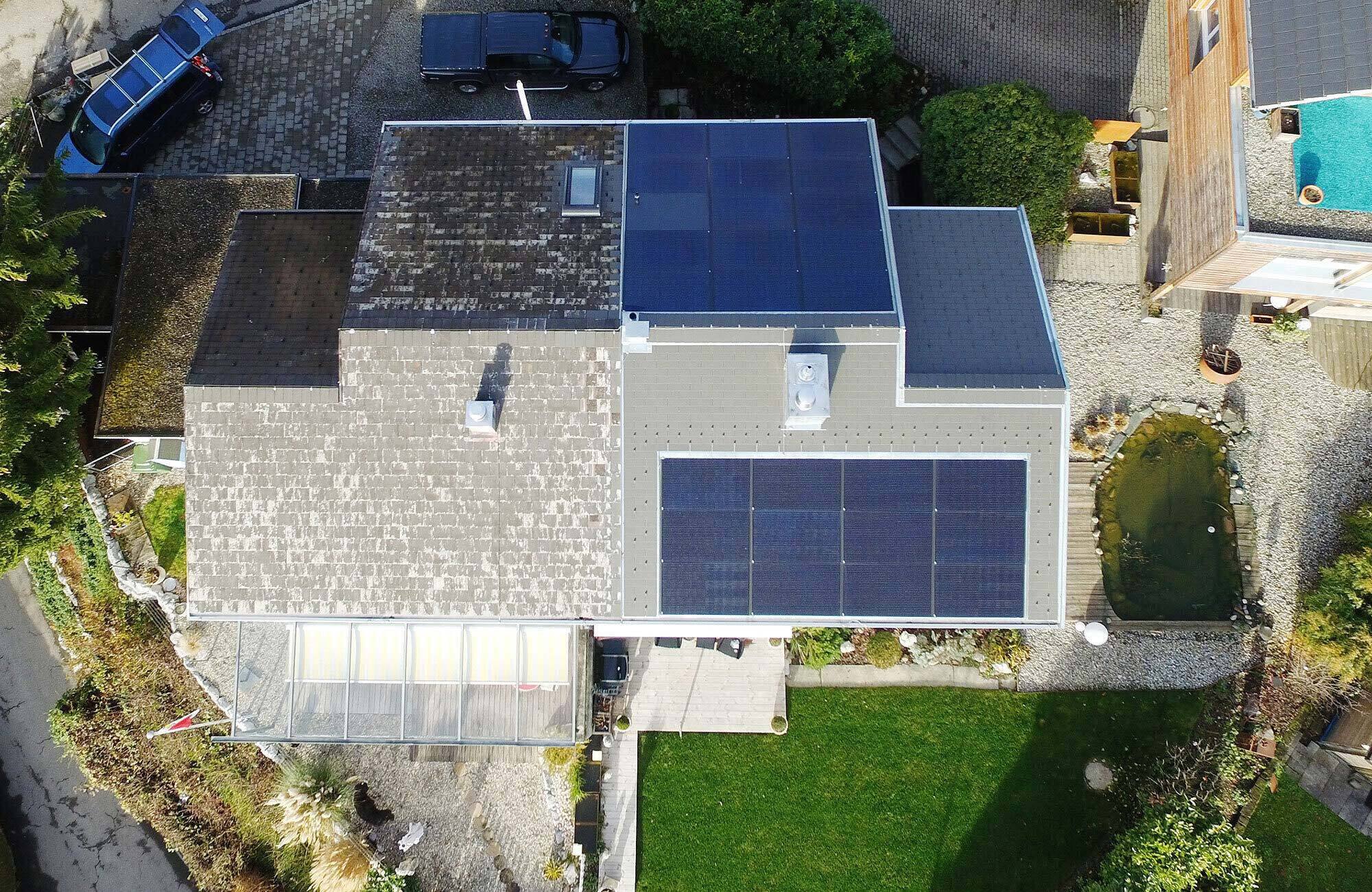 Dachsanierung Haus mit Indach-Solaranlage